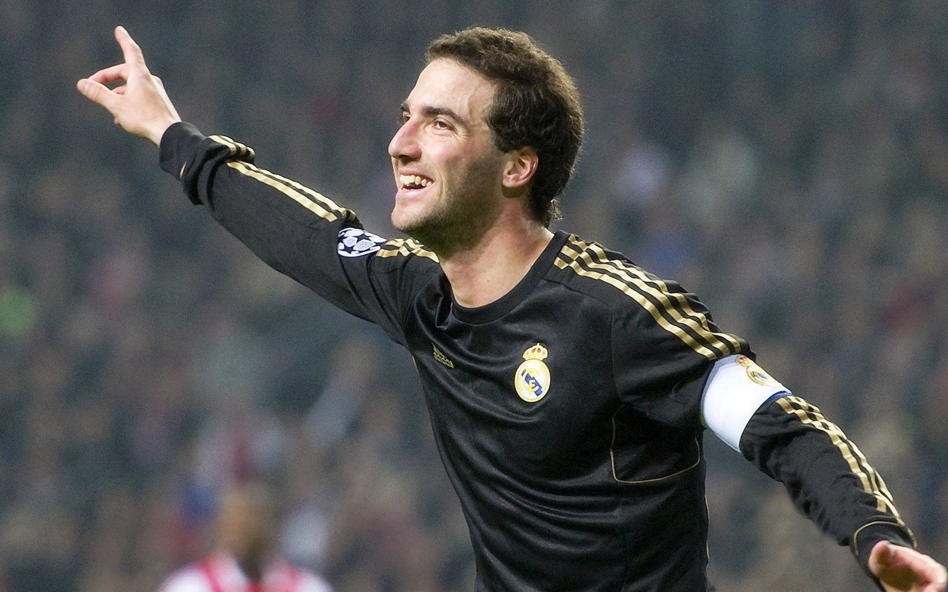 未来智能足球场馆将实现全场物联网连接,提升管理智能化水平,智能球场管理系统